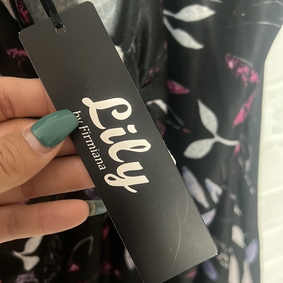 Plus Size Floral Tunic Dress 2X | Lily by Firmiana - Picture 6 of 8